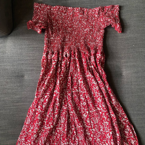 Off the Shoulder dress - Picture 1 of 3